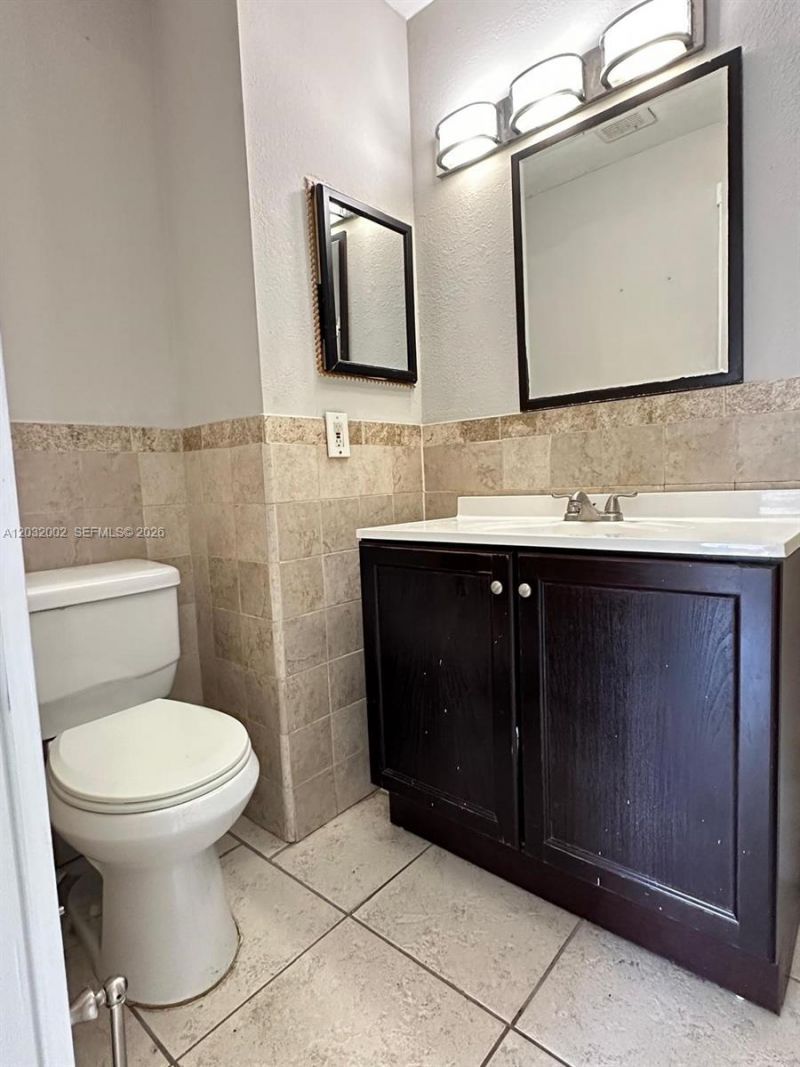 851 NE 207th Ter , Unit 6-202, Miami, FL 33179 Photo