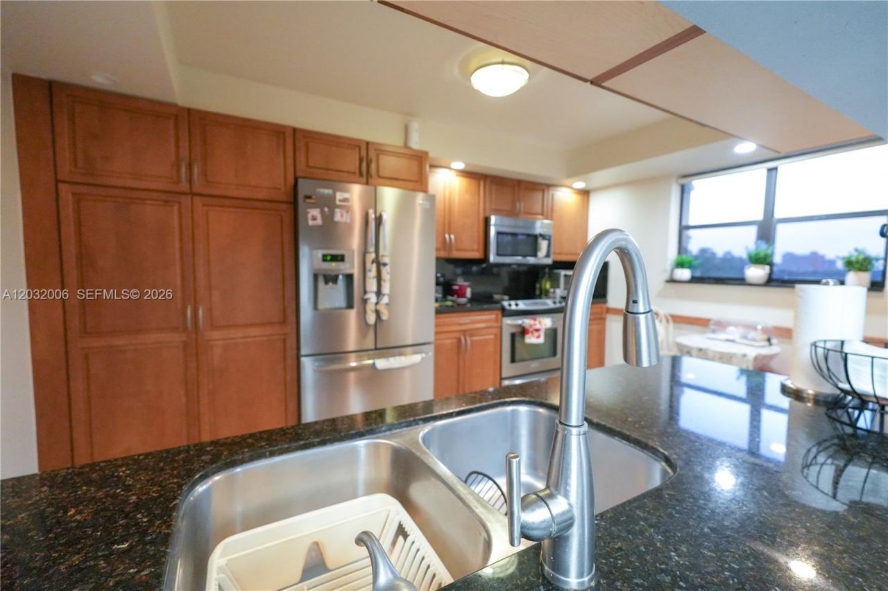 16051 Blatt Blvd , Unit 401, Weston, FL 33326 Photo