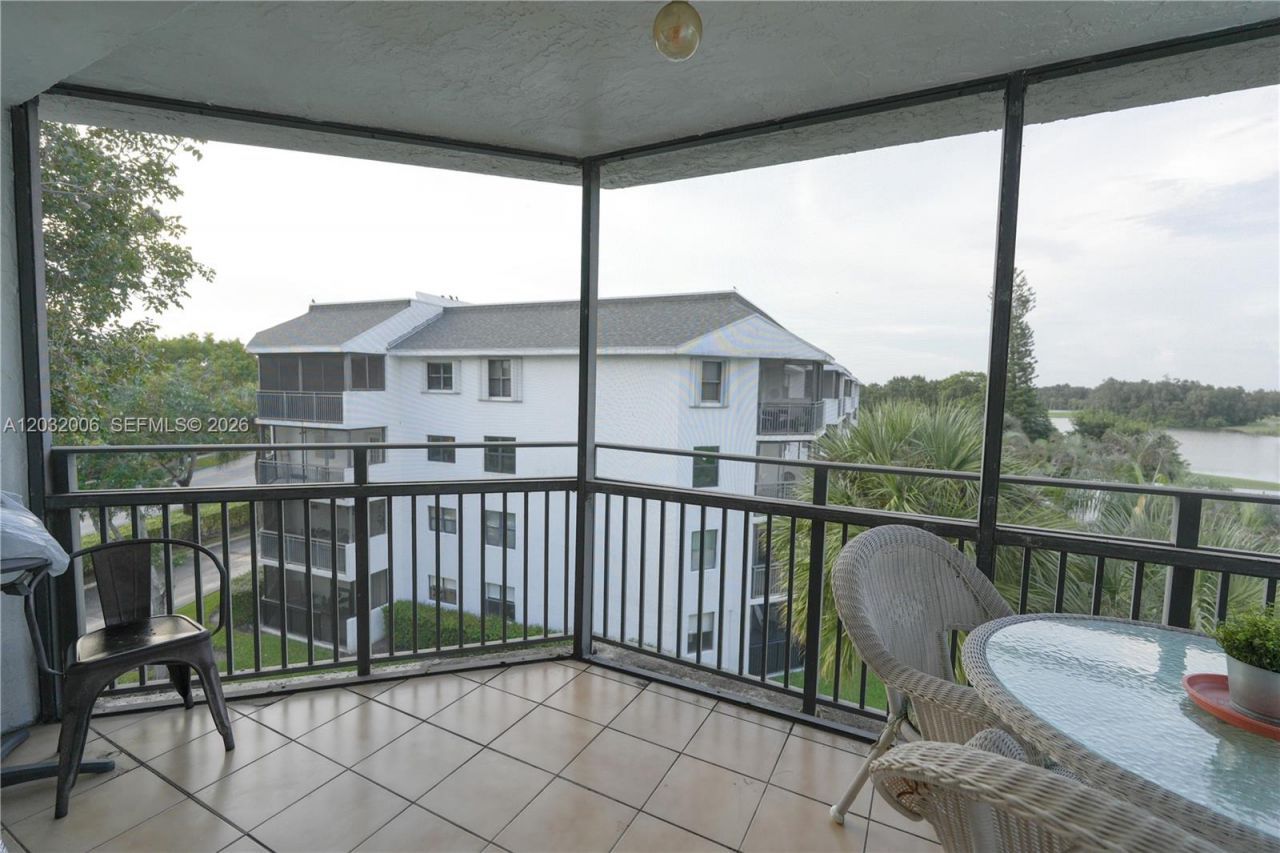 16051 Blatt Blvd , Unit 401, Weston, FL 33326 Photo