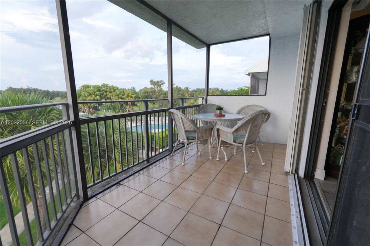 16051 Blatt Blvd , Unit 401, Weston, FL 33326 Photo