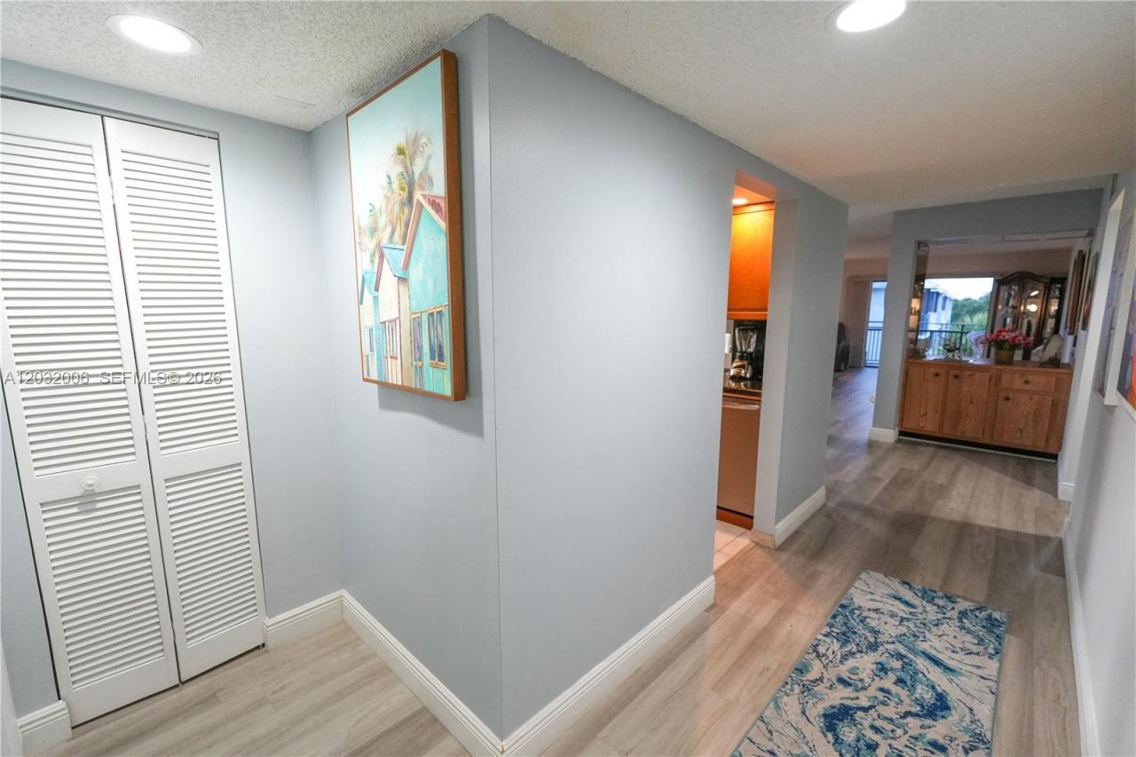 16051 Blatt Blvd , Unit 401, Weston, FL 33326 Photo