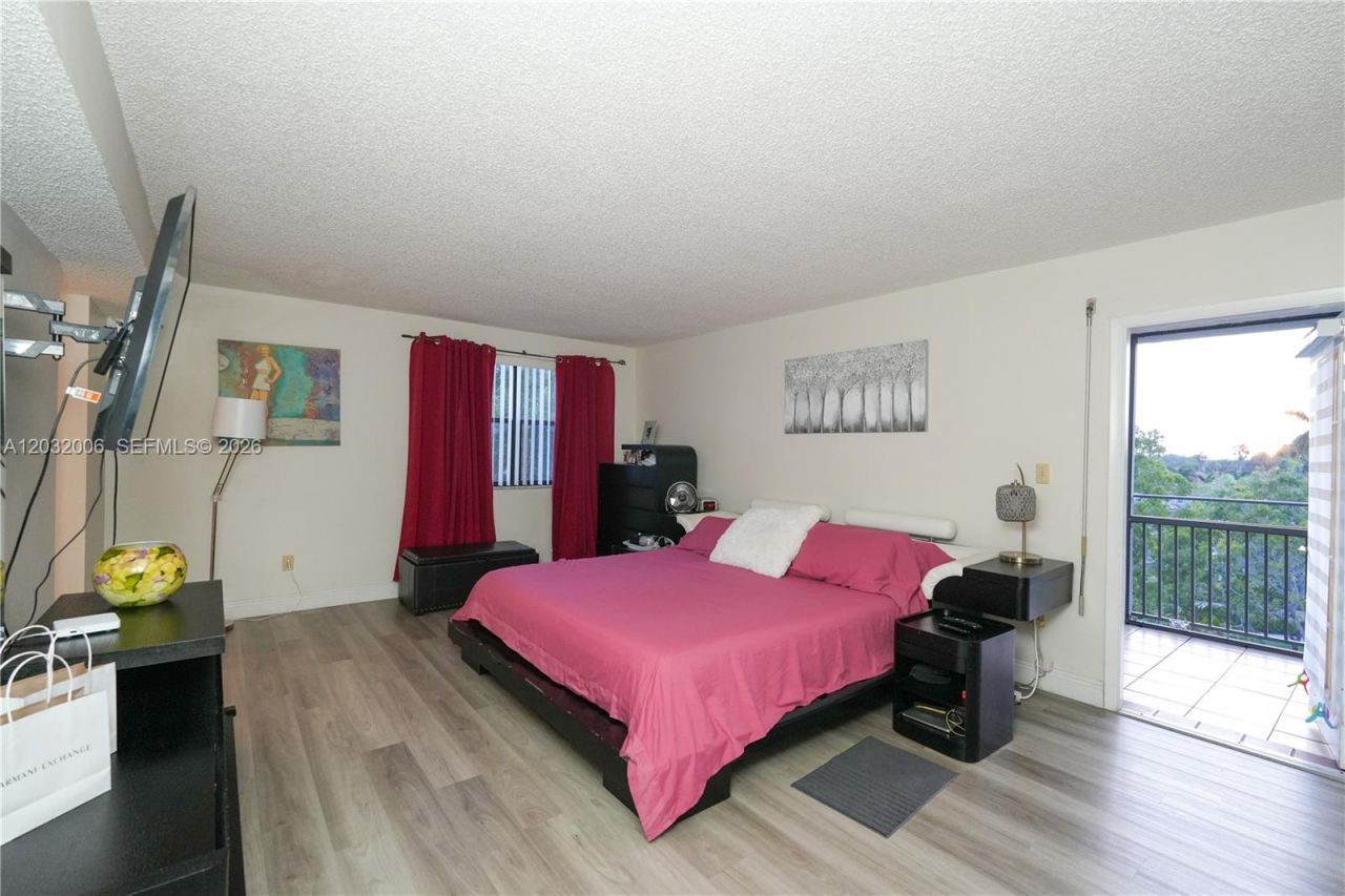 16051 Blatt Blvd , Unit 401, Weston, FL 33326 Photo