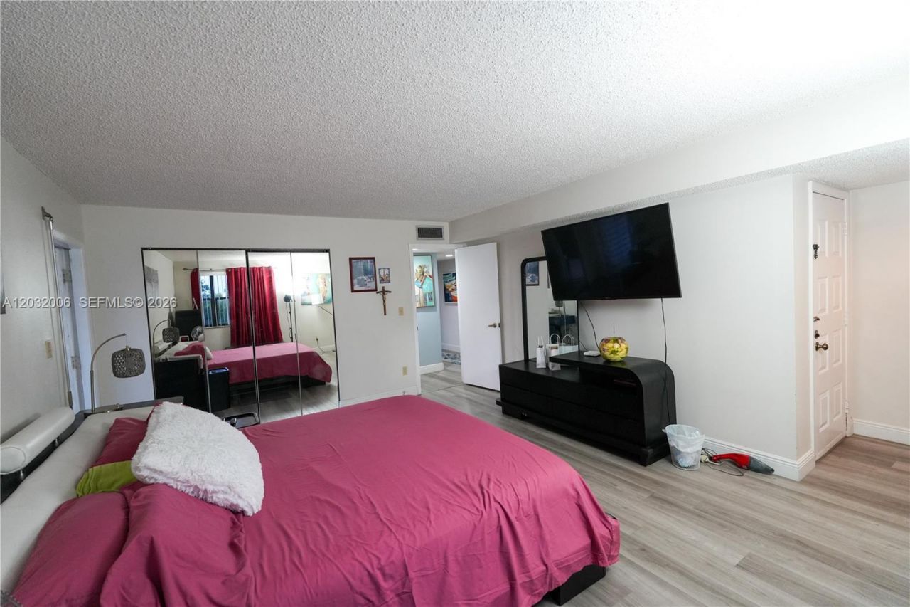 16051 Blatt Blvd , Unit 401, Weston, FL 33326 Photo