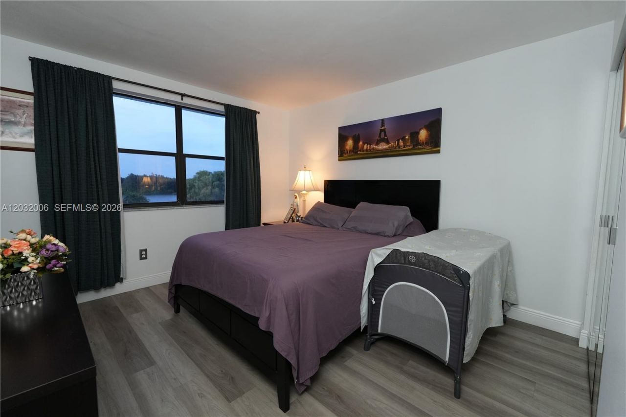 16051 Blatt Blvd , Unit 401, Weston, FL 33326 Photo