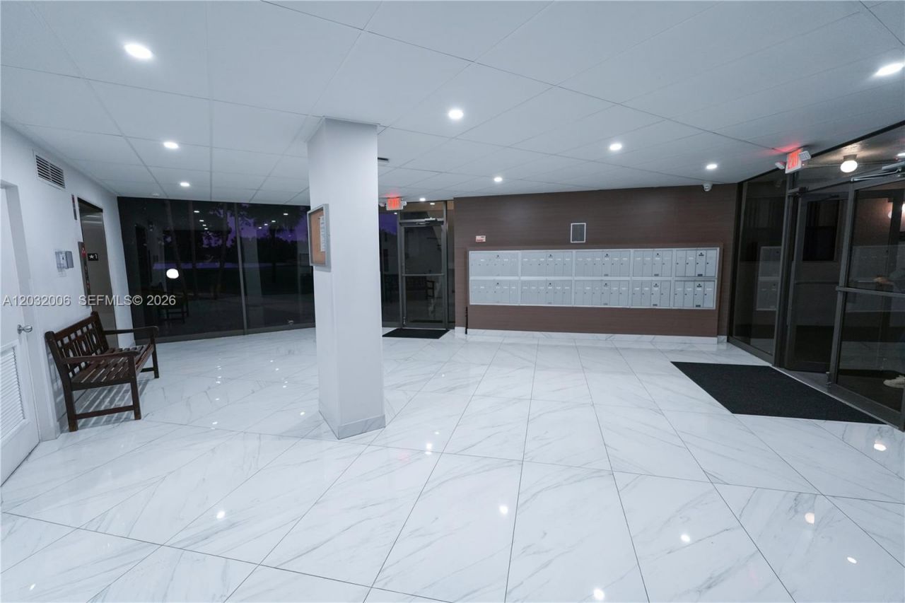 16051 Blatt Blvd , Unit 401, Weston, FL 33326 Photo
