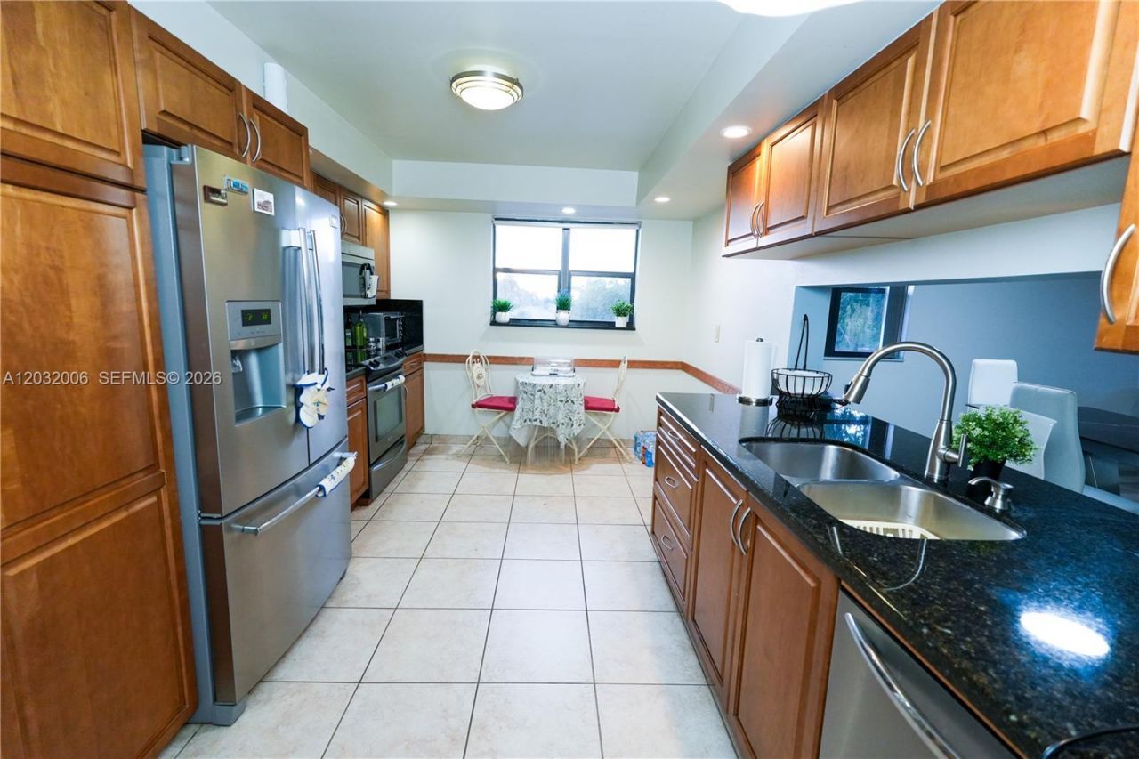 16051 Blatt Blvd , Unit 401, Weston, FL 33326 Photo