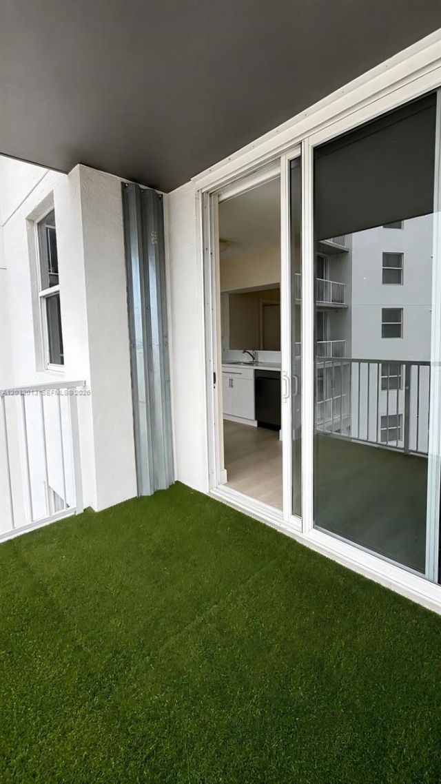 1 Glen Royal Pkwy , Unit 1210, Miami, FL 33125 Photo