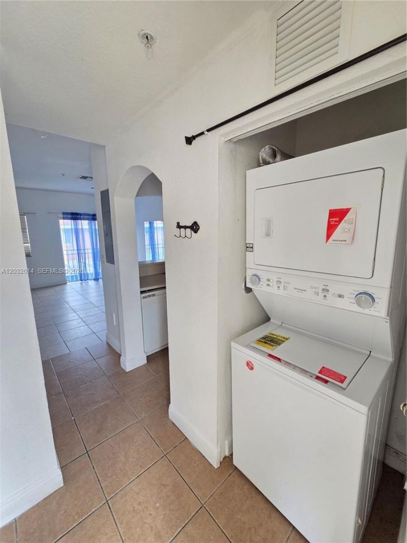 7989 NW 8th St , Unit 108D, Miami, FL 33126 Photo
