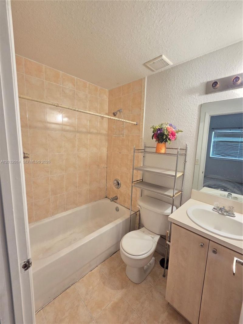 7989 NW 8th St , Unit 108D, Miami, FL 33126 Photo