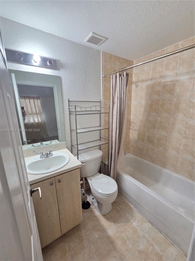 7989 NW 8th St , Unit 108D, Miami, FL 33126 Photo
