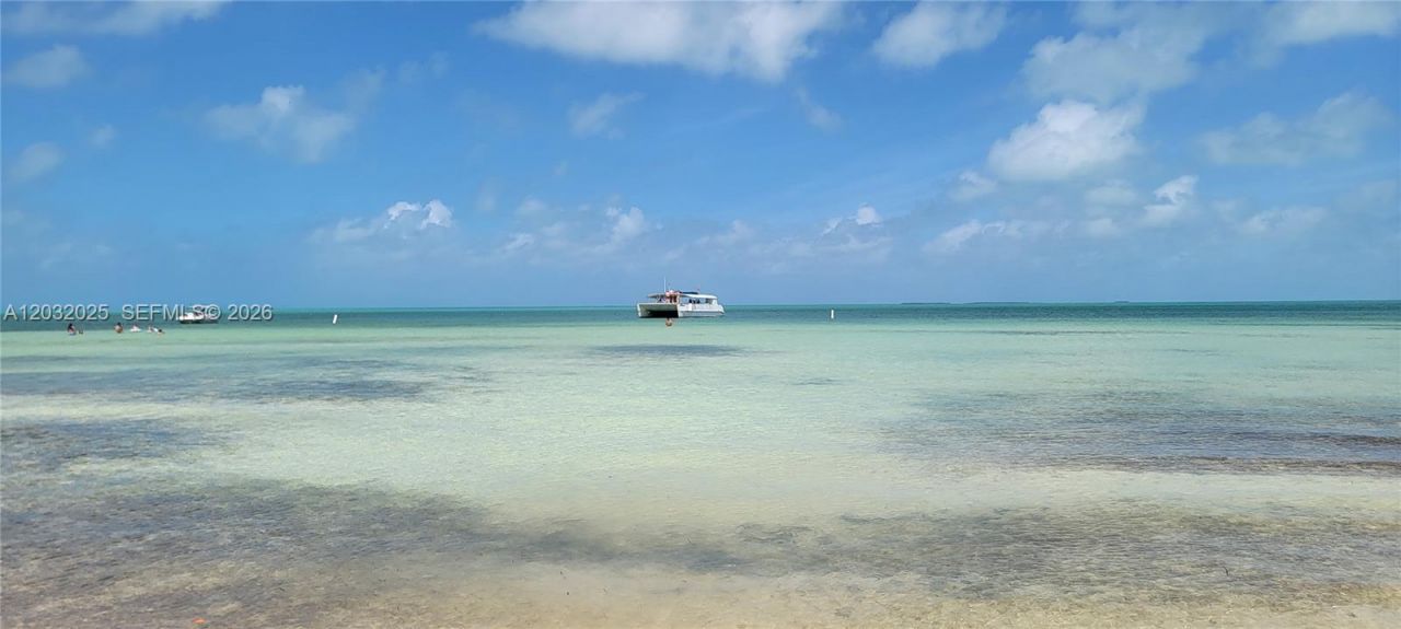 51 W Plaza Del Lago , Unit ., Islamorada, FL 33036 Photo