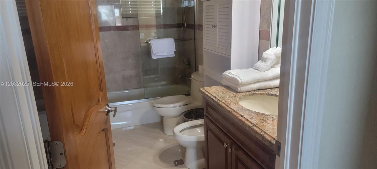 51 W Plaza Del Lago , Unit ., Islamorada, FL 33036 Photo