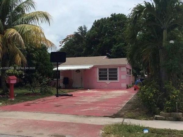 1466 NE 177th St , North Miami Beach, FL 33162