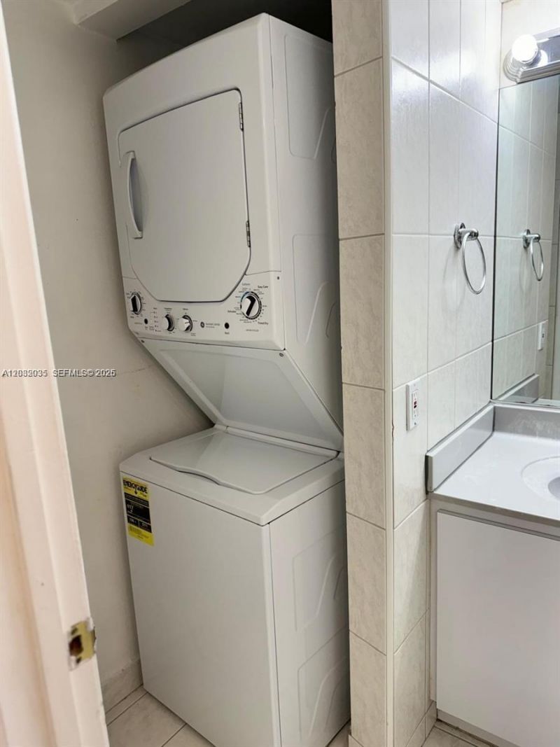 5731 NW 37th St , Unit 310, Virginia Gardens, FL 33166 Photo