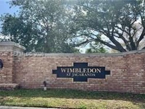 96 Wimbledon Lake Dr, Plantation, FL 33324
