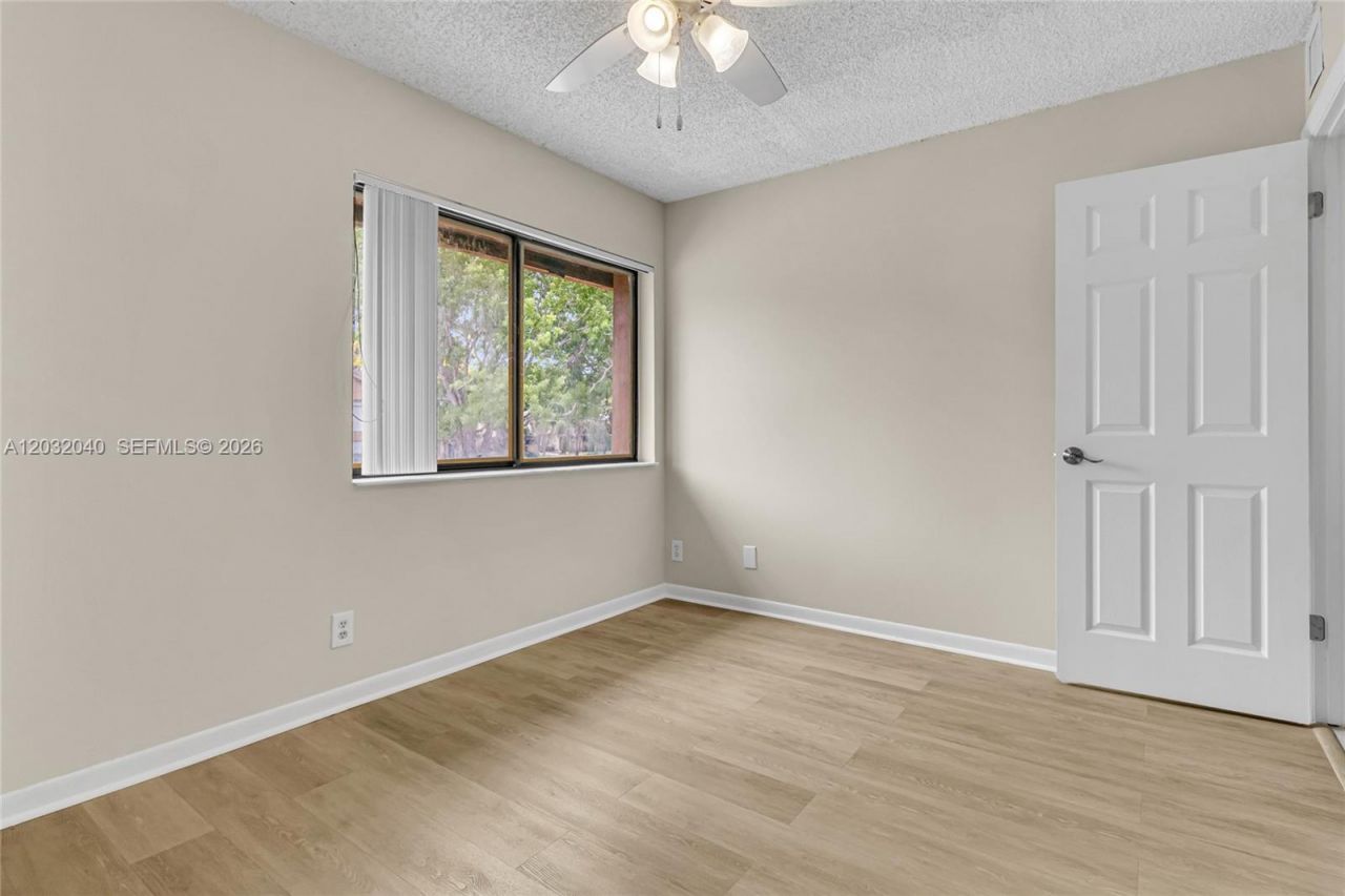 96 Wimbledon Lake Dr, Plantation, FL 33324 Photo