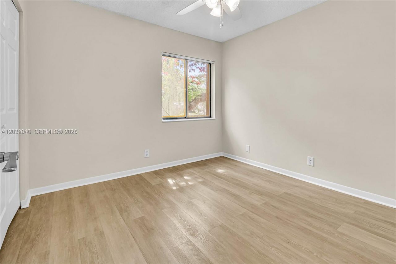 96 Wimbledon Lake Dr, Plantation, FL 33324 Photo