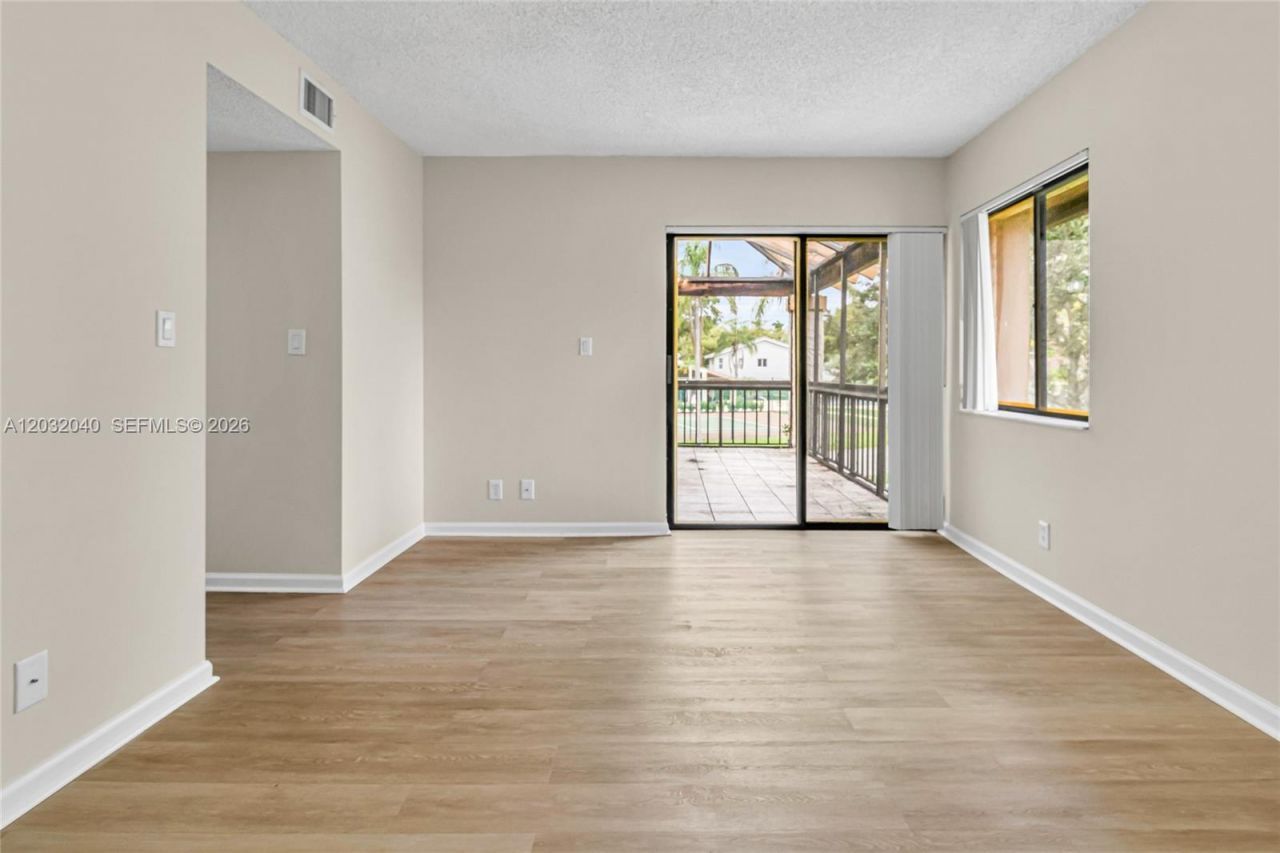 96 Wimbledon Lake Dr, Plantation, FL 33324 Photo