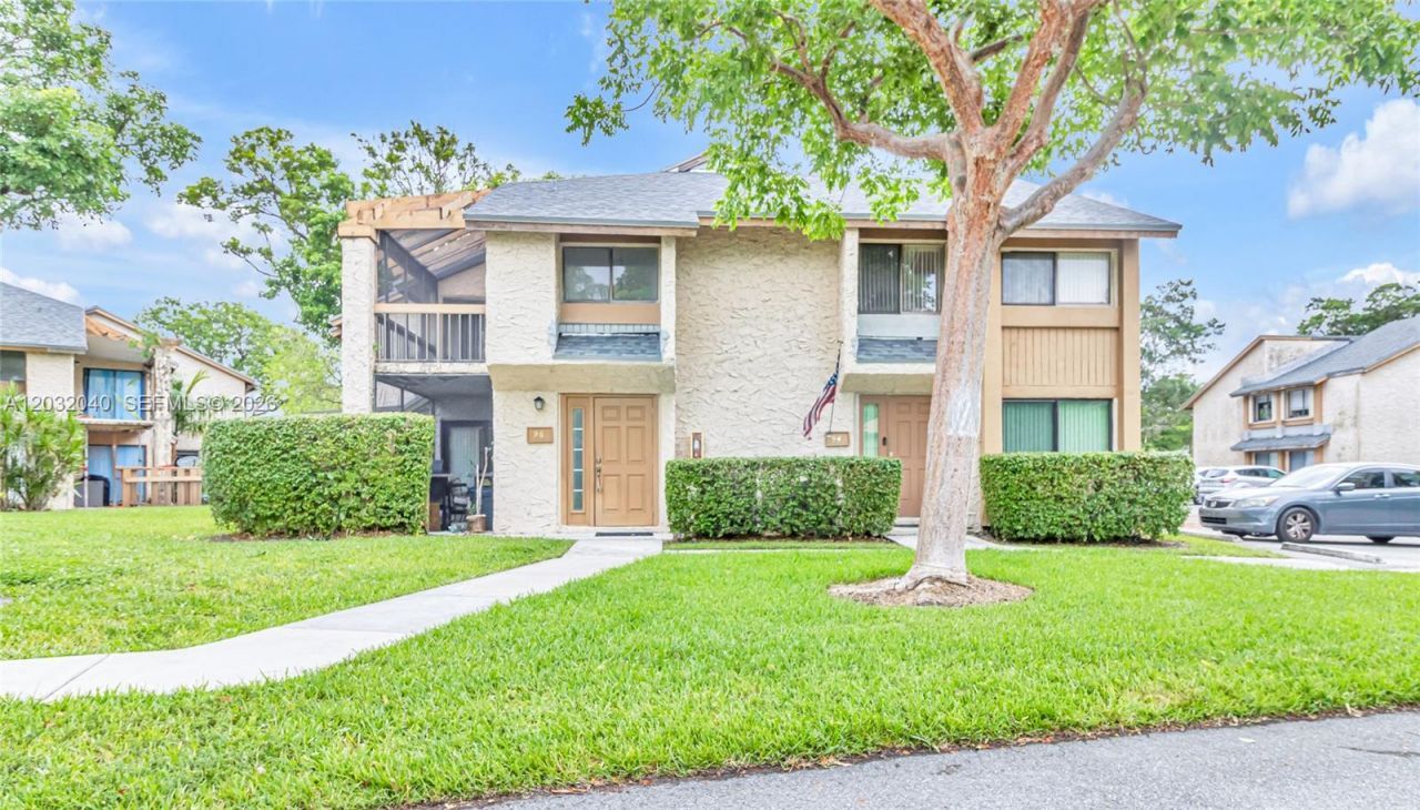 96 Wimbledon Lake Dr, Plantation, FL 33324 Photo