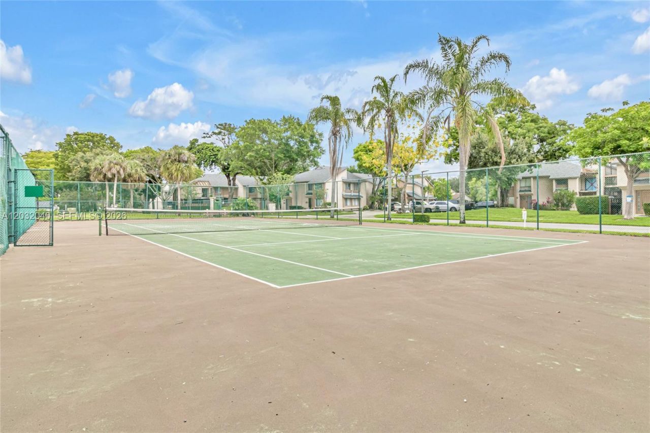 96 Wimbledon Lake Dr, Plantation, FL 33324 Photo