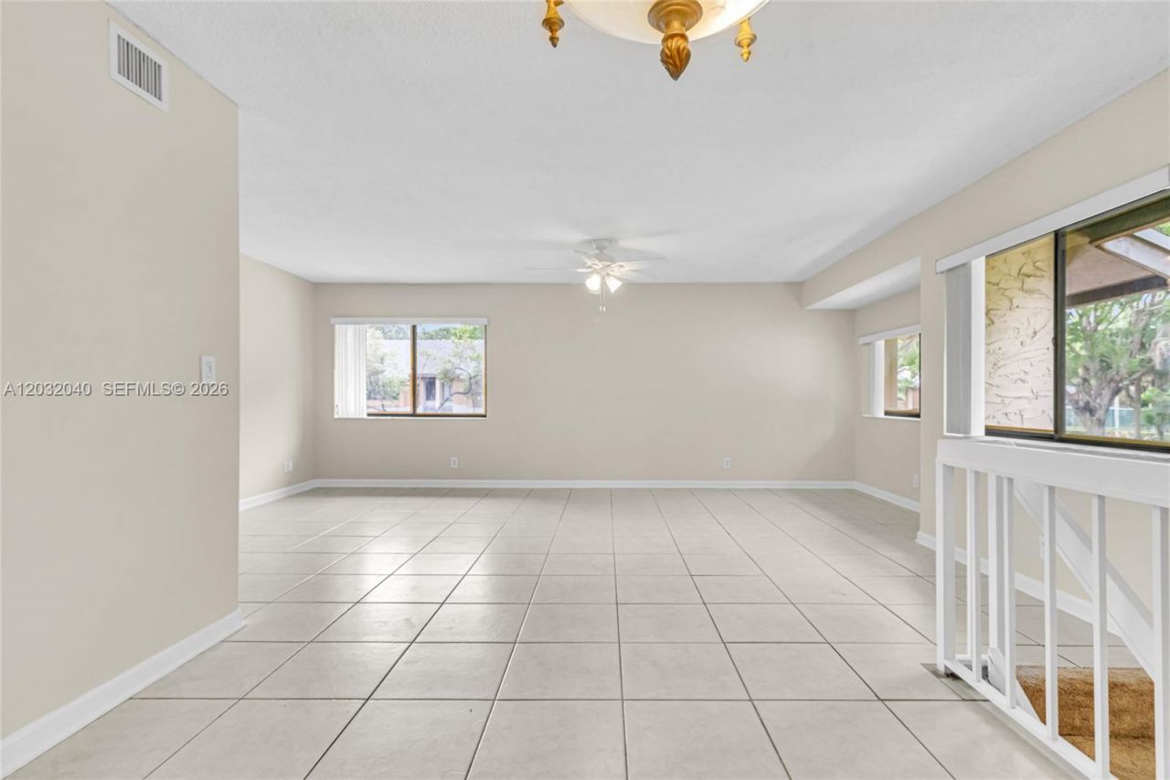 96 Wimbledon Lake Dr, Plantation, FL 33324 Photo