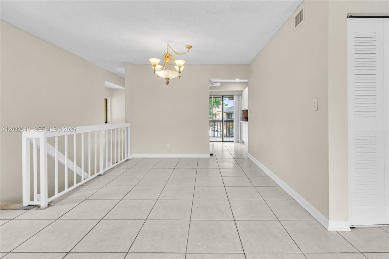 96 Wimbledon Lake Dr, Plantation, FL 33324 Photo