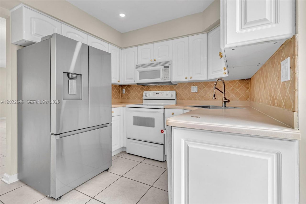 96 Wimbledon Lake Dr, Plantation, FL 33324 Photo