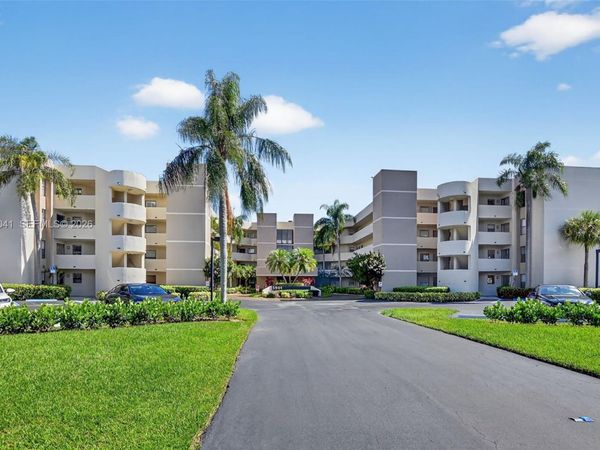 5901 Camino Del Sol , Unit 207, Boca Raton, FL 33433