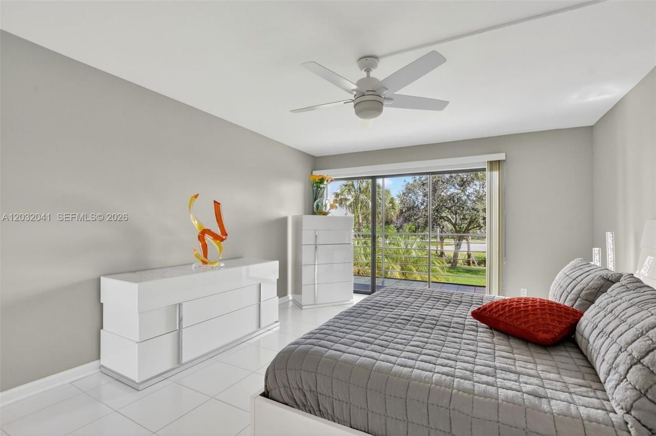 5901 Camino Del Sol , Unit 207, Boca Raton, FL 33433 Photo