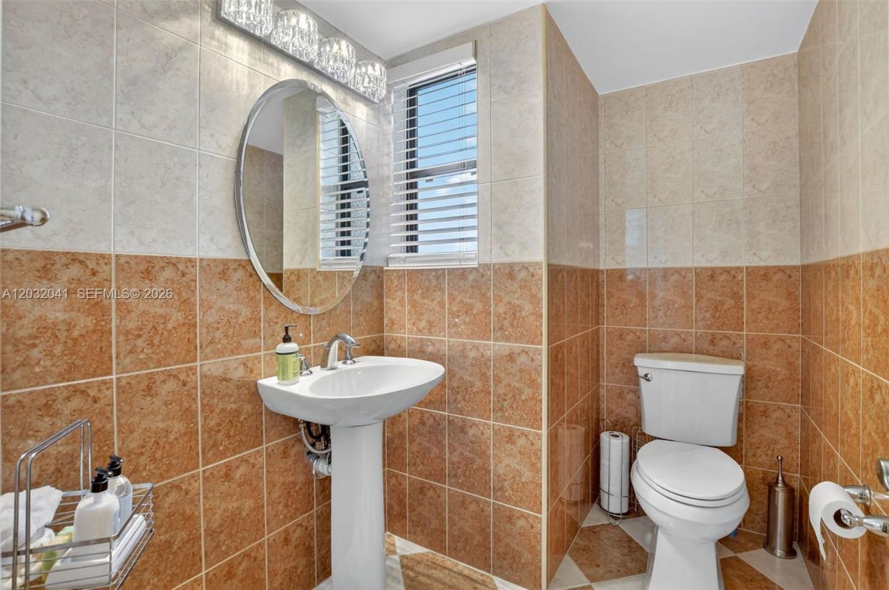 5901 Camino Del Sol , Unit 207, Boca Raton, FL 33433 Photo