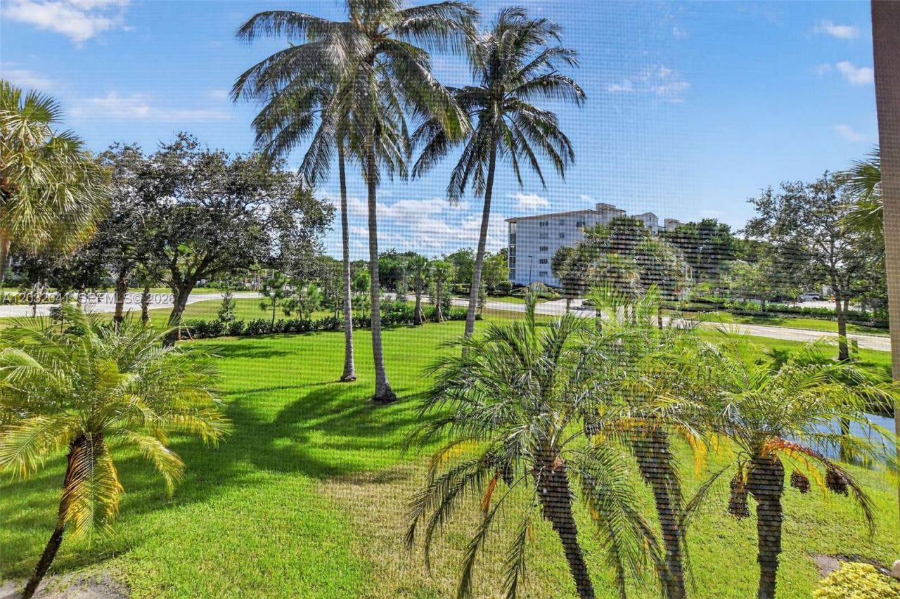 5901 Camino Del Sol , Unit 207, Boca Raton, FL 33433 Photo