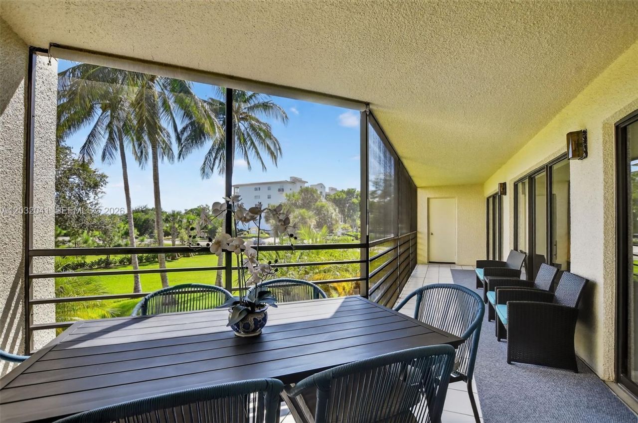 5901 Camino Del Sol , Unit 207, Boca Raton, FL 33433 Photo