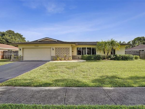 7421 NW 8th Ct , Plantation, FL 33317