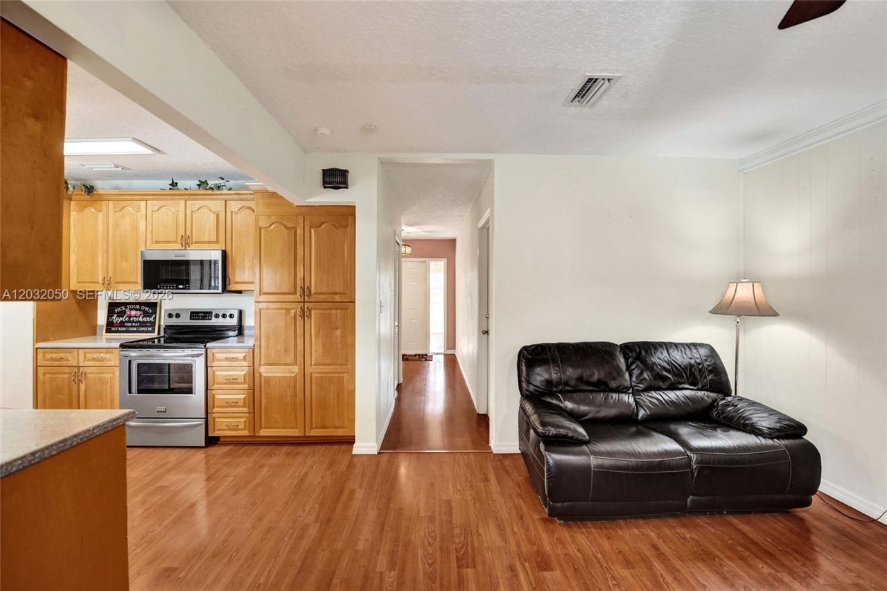 7421 NW 8th Ct , Plantation, FL 33317 Photo