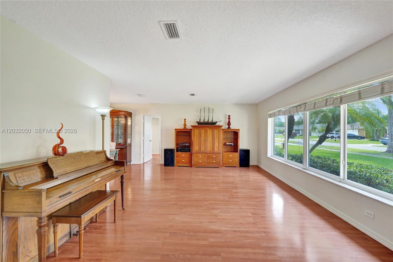 7421 NW 8th Ct, Plantation, FL 33317 Photo
