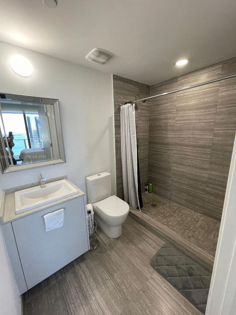 1010 Brickell Ave, Unit 2704, Miami, FL 33131 Photo