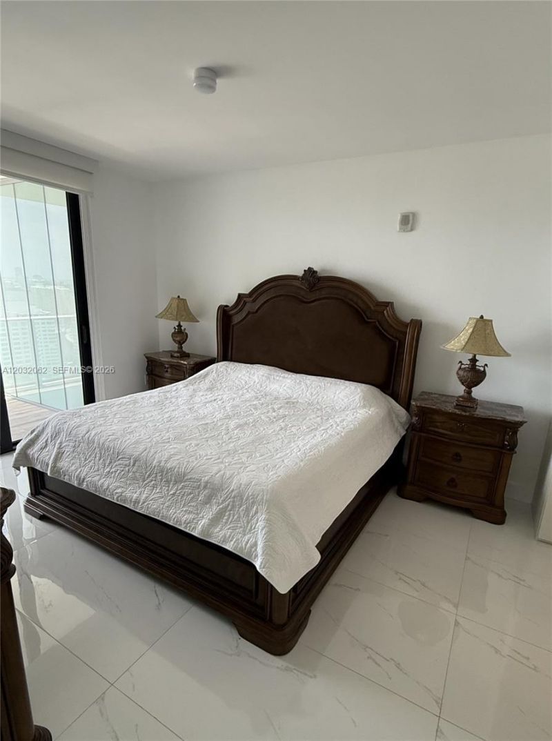 1010 Brickell Ave, Unit 2704, Miami, FL 33131 Photo