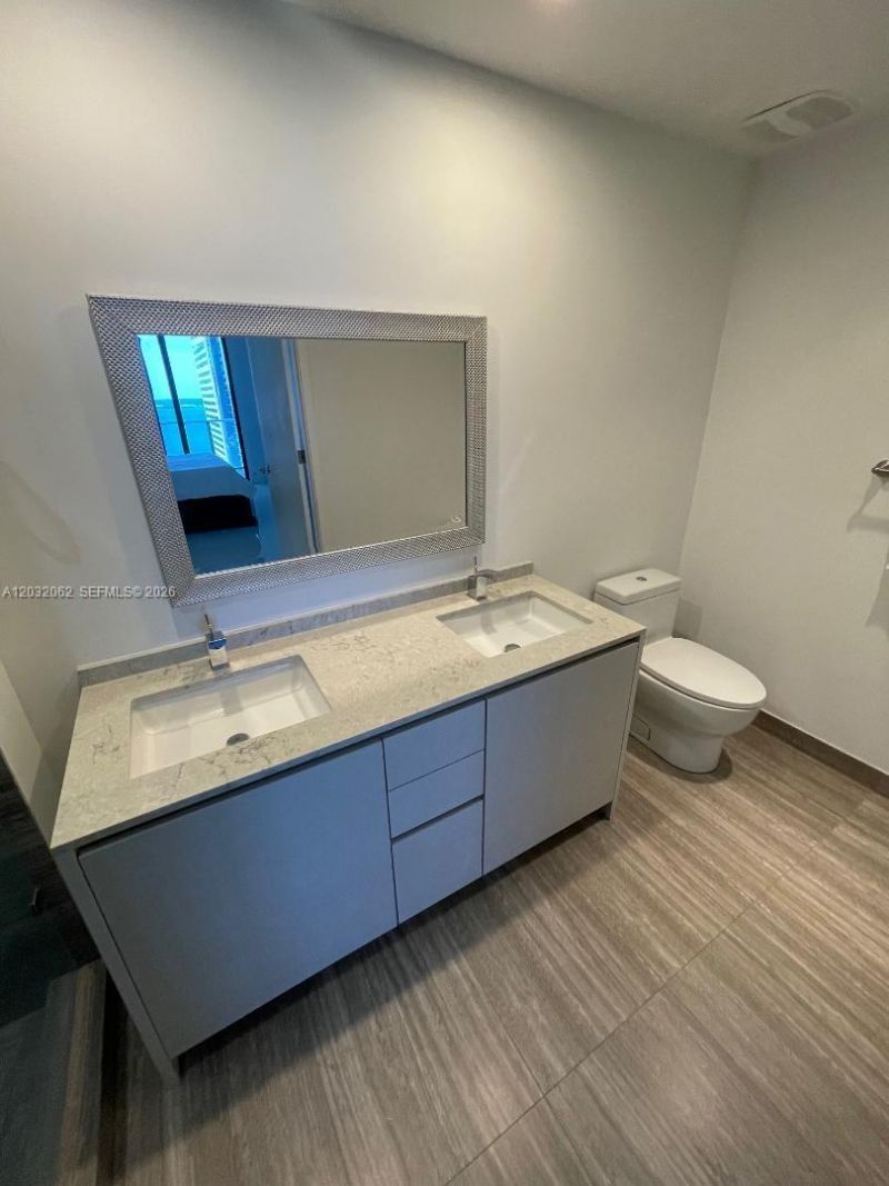 1010 Brickell Ave, Unit 2704, Miami, FL 33131 Photo