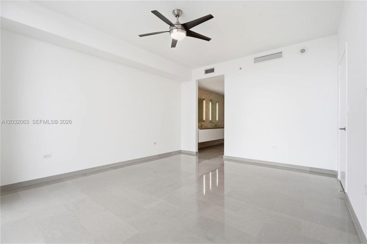 88 SW 7th St, Unit 2302, Miami, FL 33130 Photo