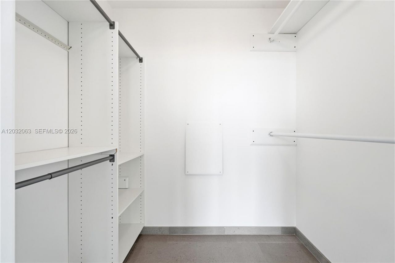 88 SW 7th St, Unit 2302, Miami, FL 33130 Photo