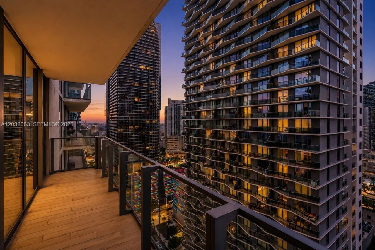 88 SW 7th St , Unit 2302, Miami, FL 33130 Photo