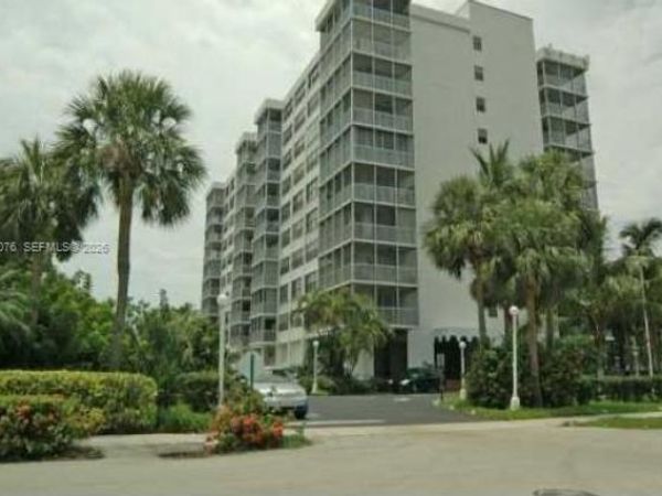 150 Ocean Lane Dr, Unit 4B, Key Biscayne, FL 33149
