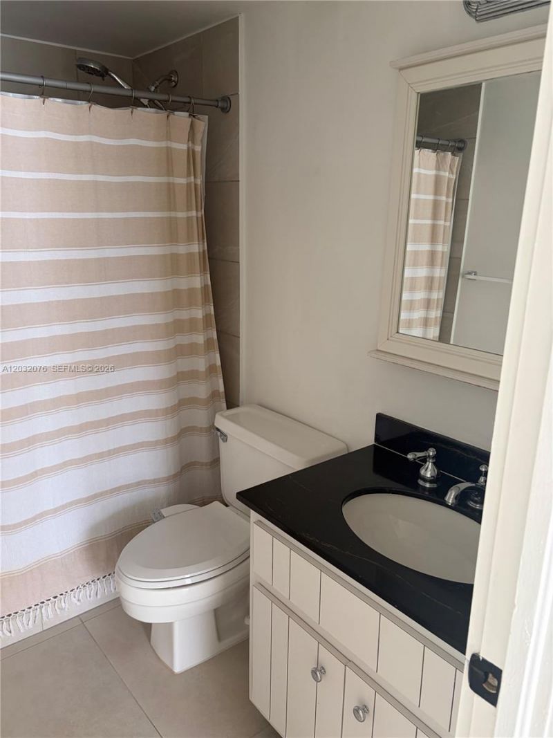 150 Ocean Lane Dr, Unit 4B, Key Biscayne, FL 33149 Photo