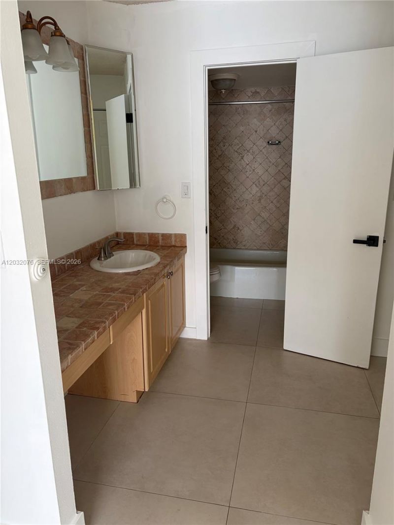 150 Ocean Lane Dr, Unit 4B, Key Biscayne, FL 33149 Photo