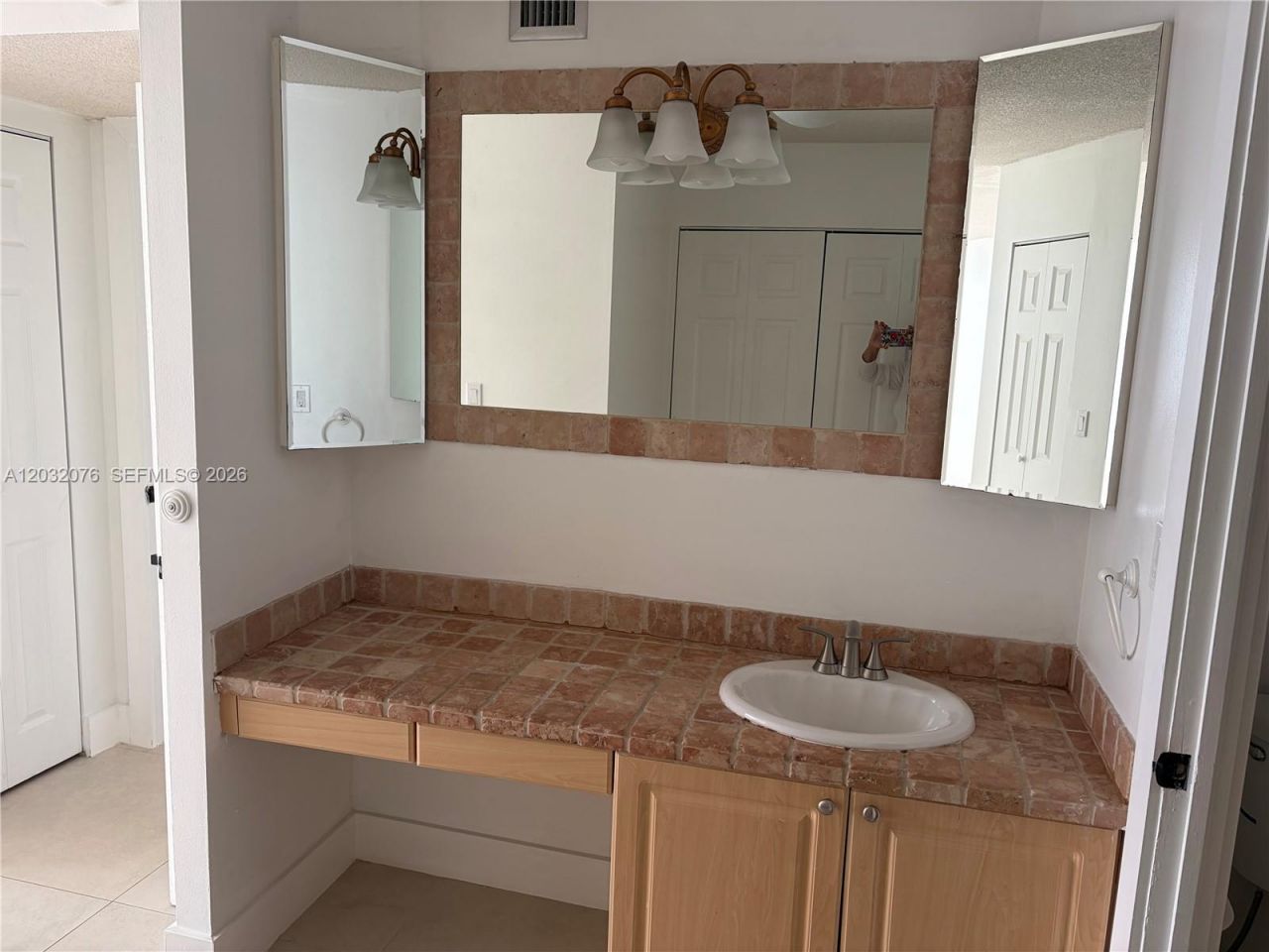 150 Ocean Lane Dr, Unit 4B, Key Biscayne, FL 33149 Photo