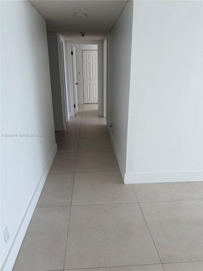 150 Ocean Lane Dr, Unit 4B, Key Biscayne, FL 33149 Photo