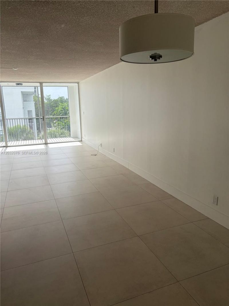 150 Ocean Lane Dr, Unit 4B, Key Biscayne, FL 33149 Photo