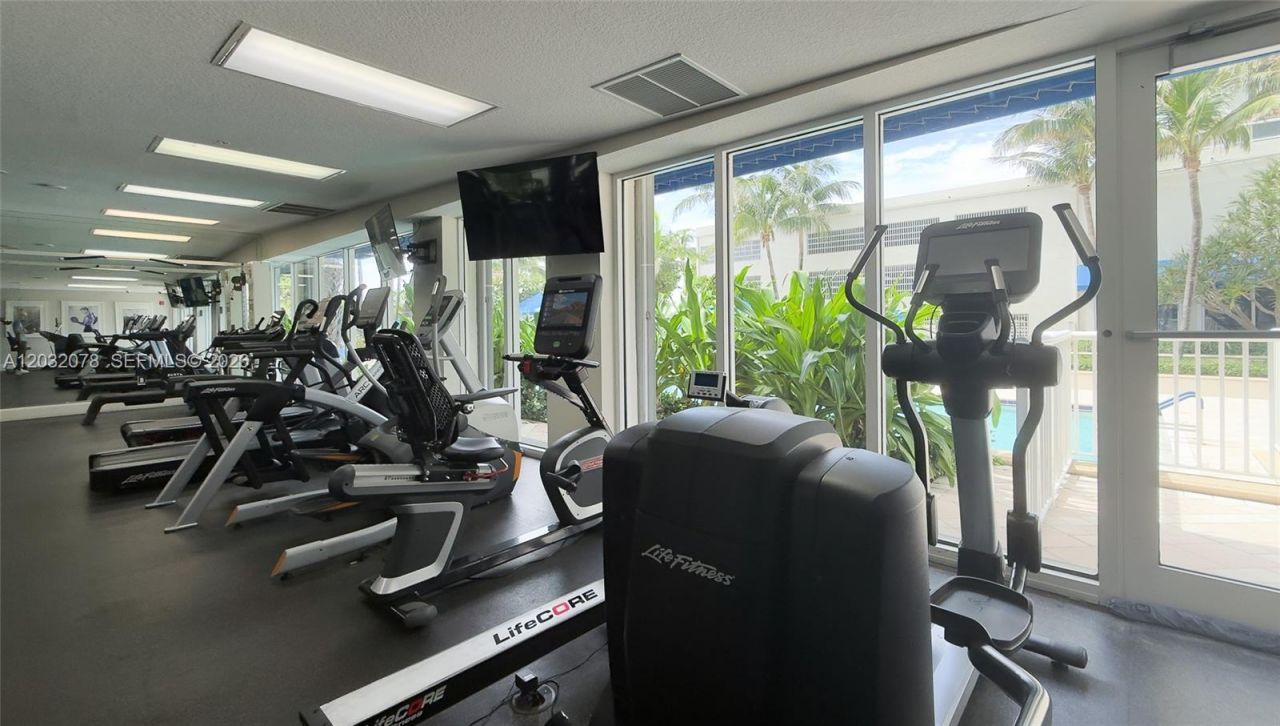 6051 N Ocean Dr, Unit 1501, Hollywood, FL 33019 Photo