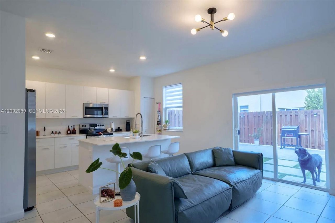 12688 NW 23rd Pl , Miami, FL 33167 Photo