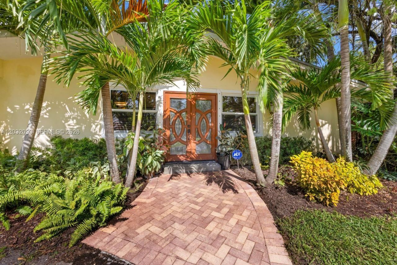13720 SW 74th Ct, Palmetto Bay, FL 33158 Main Photo